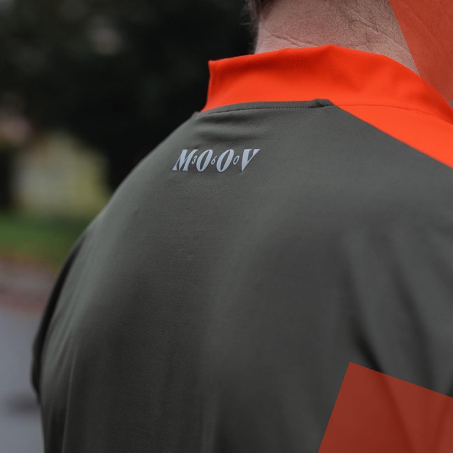 Notre modèle Verbiant; le t-shirt le plus agréable à porter pour tous vos sports! 👉 L’essayer c’est l’adopter!Ne tardez plus à le commander pour tous vos run de cet été! ☀️🔥- Ultra doux et confortable- Super léger - Sèche rapidement - Zip auto bloquant - Col remontant - Confection Italienne- Tissus recyclés de qualité - Longue durée de vie #wemoov360 #sustainablesportswear #sustainablefashion #multisport #tshirt #timeless #belgianbrand #running #paddle #tennis #trailrunning #hiking
