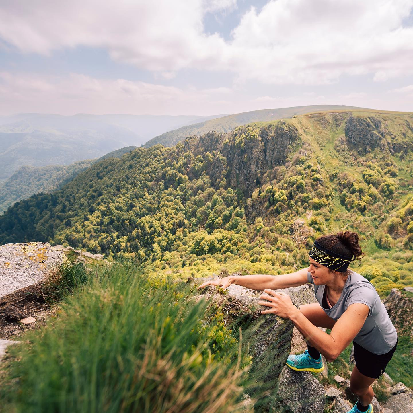 Gravir des montagnes pour se sentir libre.Pas après pas, chacun construit son chemin et son expérience en ⛰️. #wemoov360 #trail #trailrunning #trailisfemale #trailrunnerfree #trailrun #trailrunner #trailrunninglife #trailrunninggirls